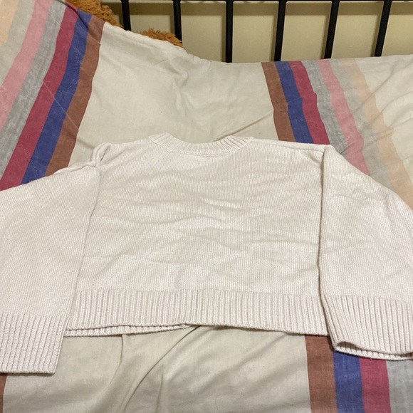 A light-pink coloured cardigan - Picture 4 of 4